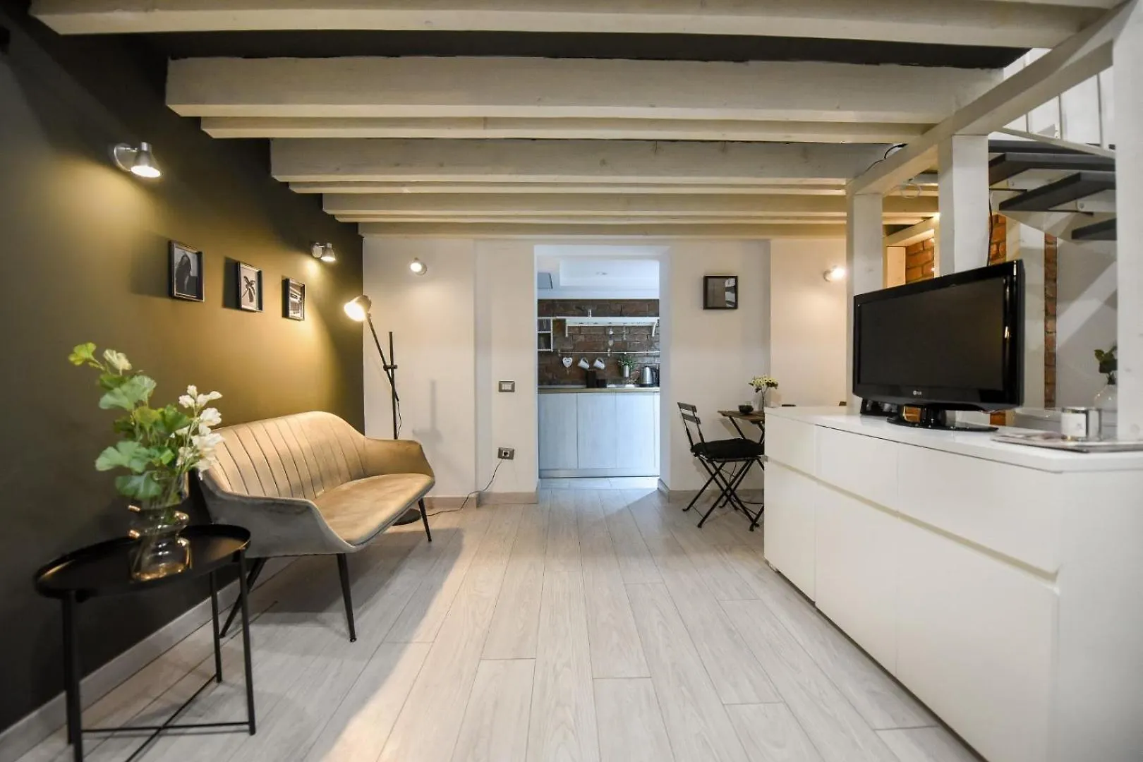 דירה בוקרשט Regina Elisabeta Duplex-Style Studios: Cozy Haven In The City Center