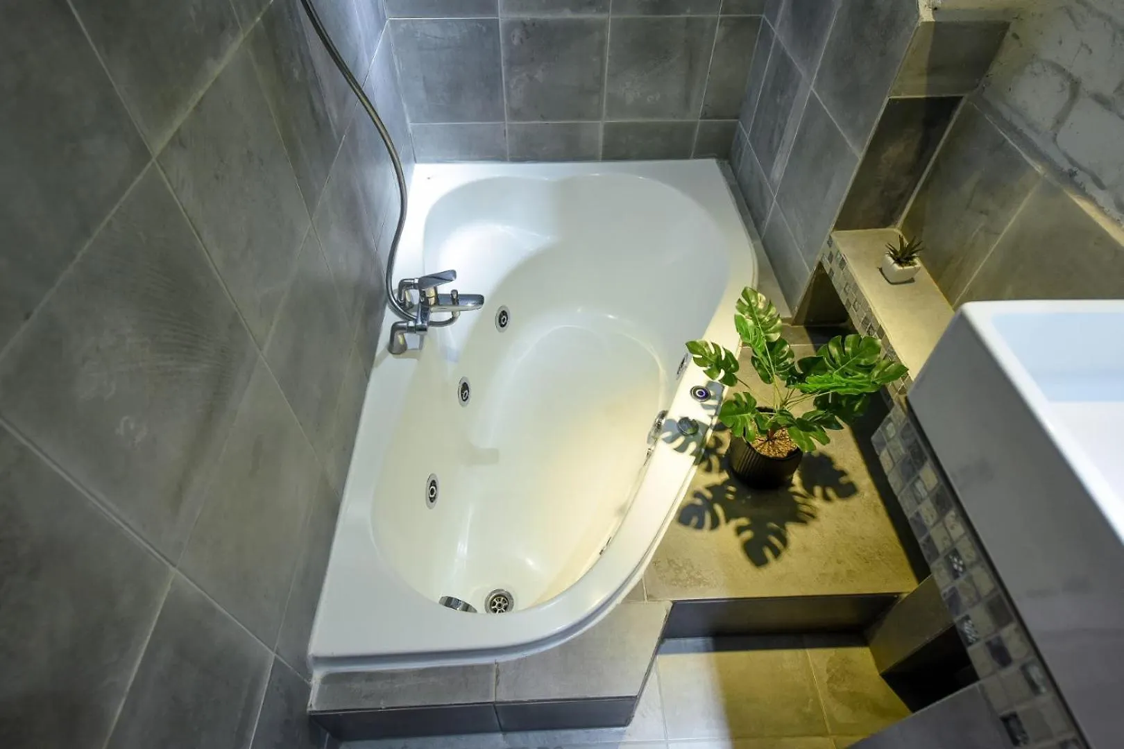 Regina Elisabeta Duplex-Style Studios: Cozy Haven In The City Center Βουκουρέστι Διαμέρισμα