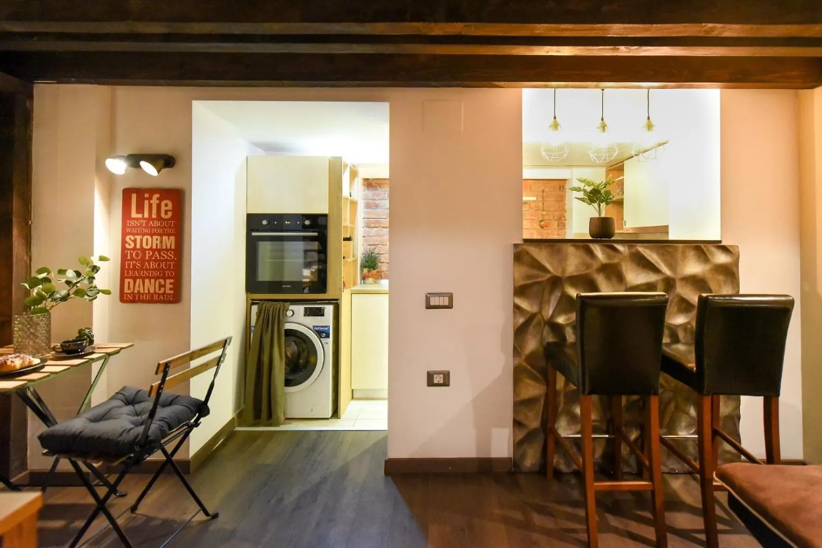 Regina Elisabeta Duplex-Style Studios: Cozy Haven In The City Center Bucharest 0*,