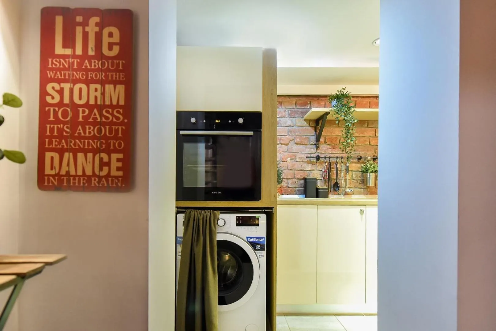 Regina Elisabeta Duplex-Style Studios: Cozy Haven In The City Center Bucharest Apartment