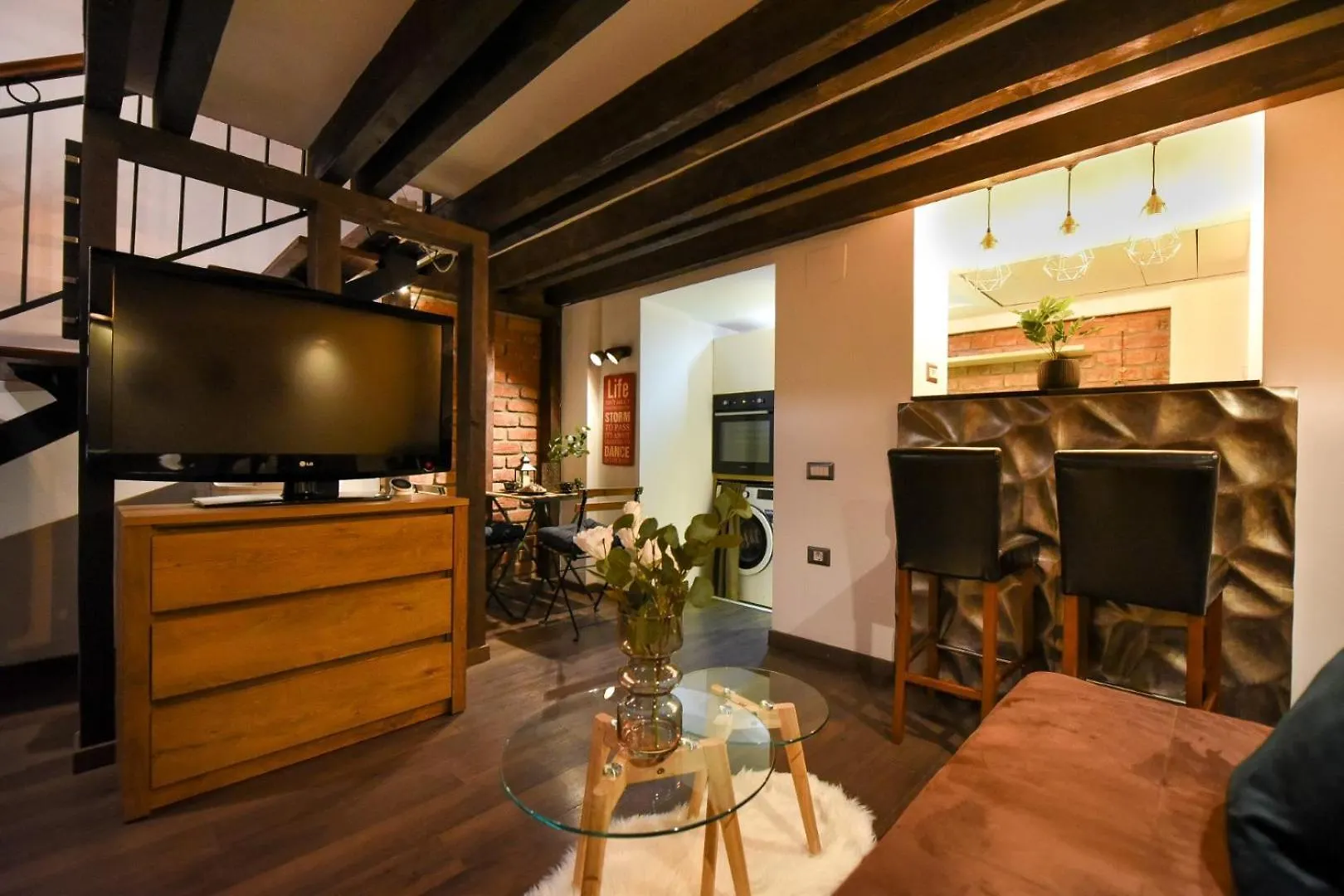 Regina Elisabeta Duplex-Style Studios: Cozy Haven In The City Center Bucharest