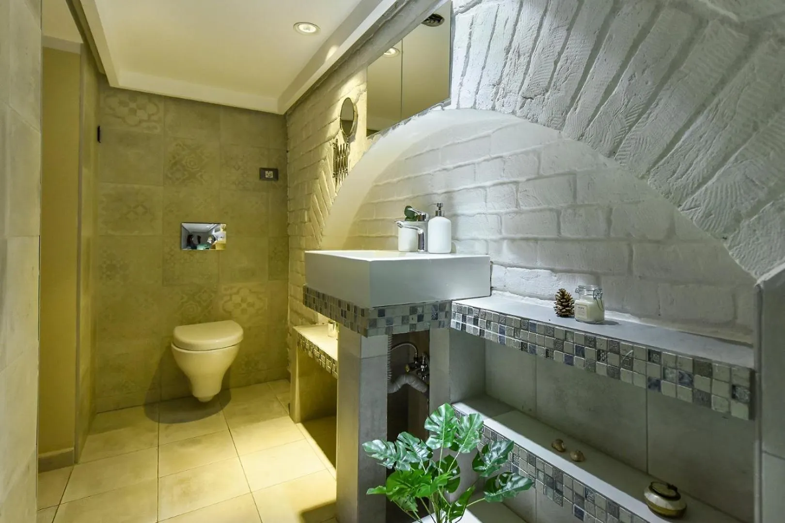 Regina Elisabeta Duplex-Style Studios: Cozy Haven In The City Center Bucharest Romania