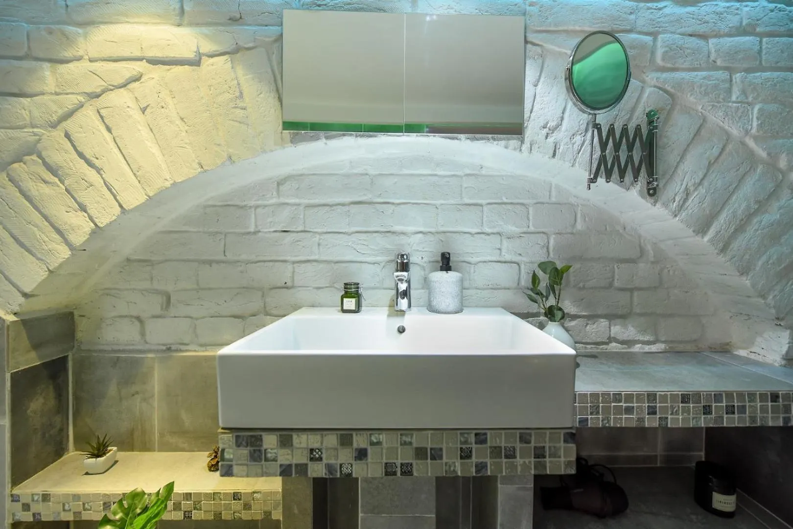 Regina Elisabeta Duplex-Style Studios: Cozy Haven In The City Center Bucharest 0*,
