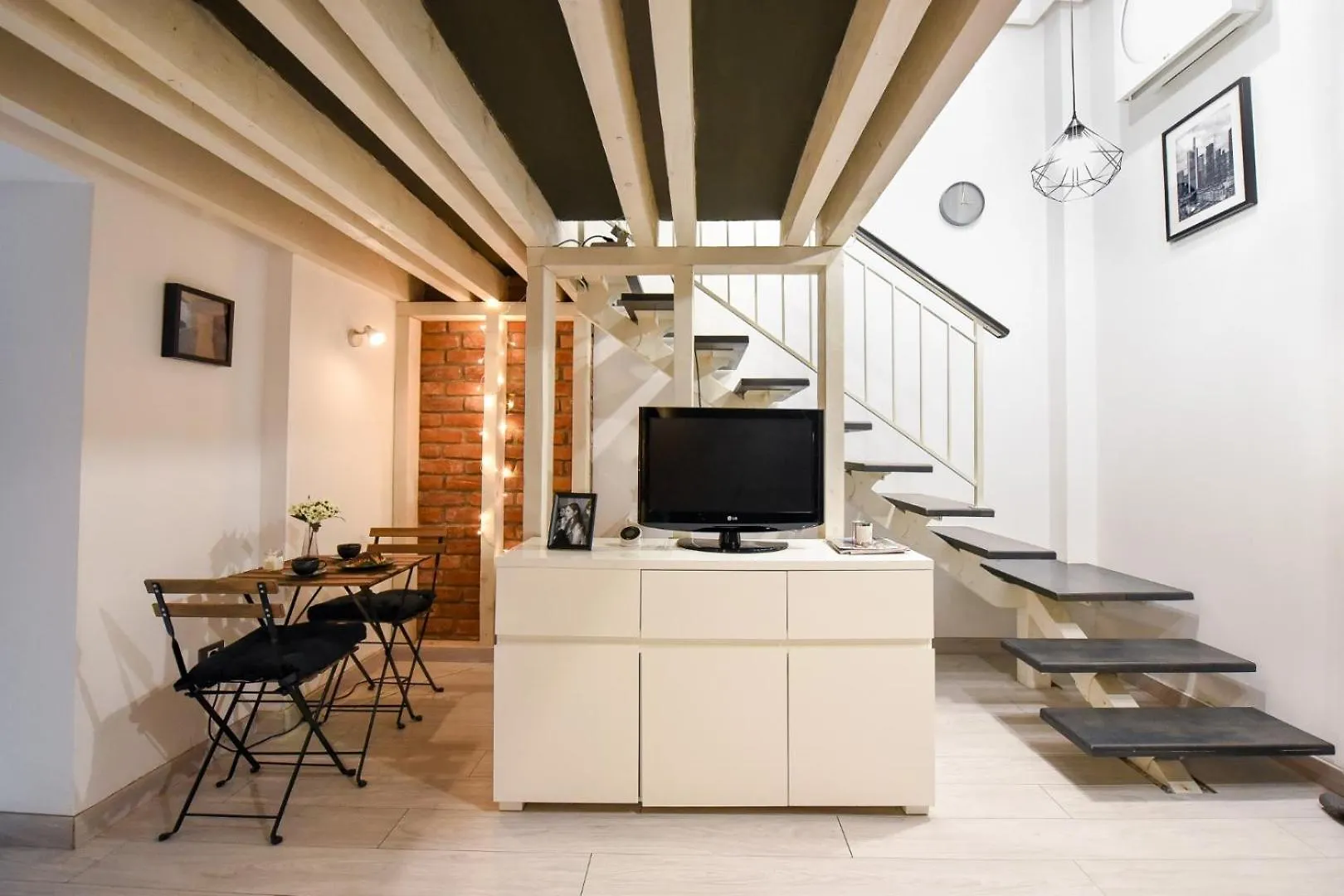 Regina Elisabeta Duplex-Style Studios: Cozy Haven In The City Center Bucharest Romania